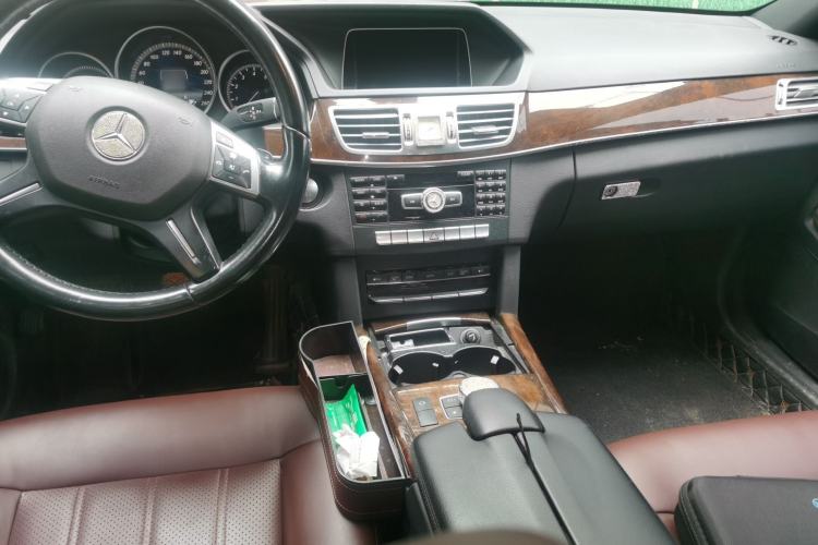 Used Mercedes-Benz E-Class 2015 E 260 L Center Console