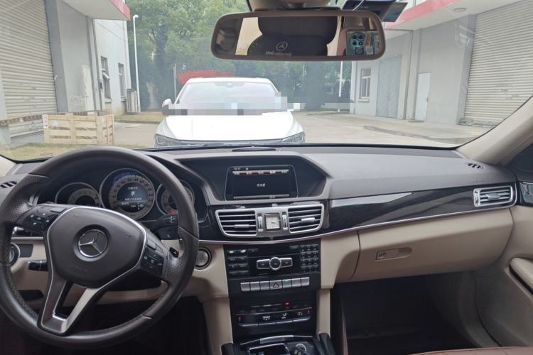 Used Mercedes-Benz E-Class 2015 E 260 L Sport Edition Center Console