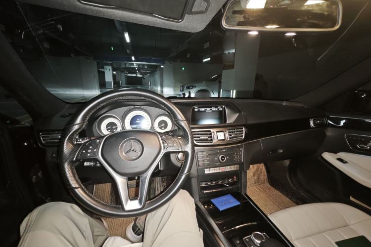 Used Mercedes-Benz E-Class 2015 E 260 L Sport Edition Center Console