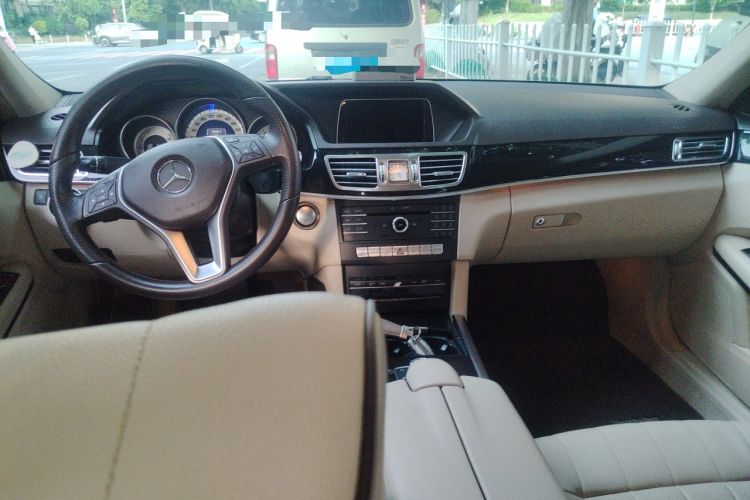 Used Mercedes-Benz E-Class 2015 Revised E 260 L Sporty and Stylish Edition Center Console