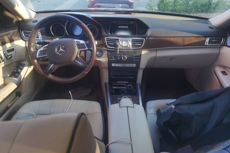 Used Mercedes-Benz E-Class 2015 Revised E 260 L Center Console