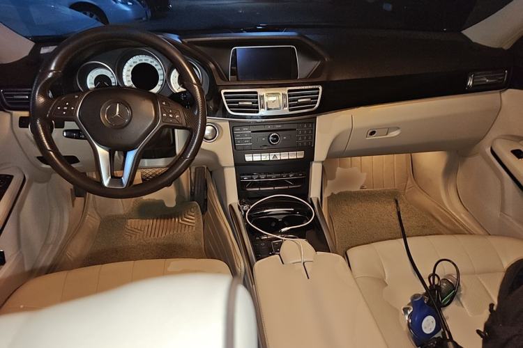Used Mercedes-Benz E-Class 2015 Restyled E 260 L Sport Edition Center Console