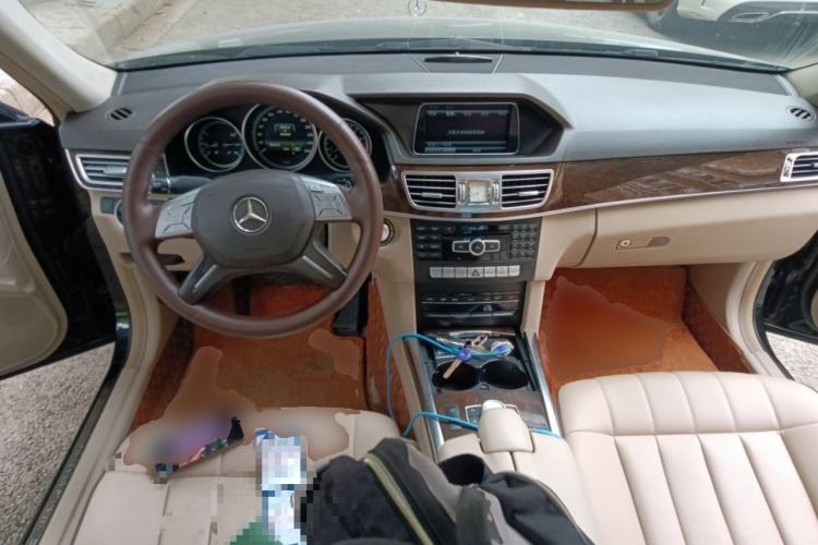 Used Mercedes-Benz E-Class 2015 E 200 L Center Console