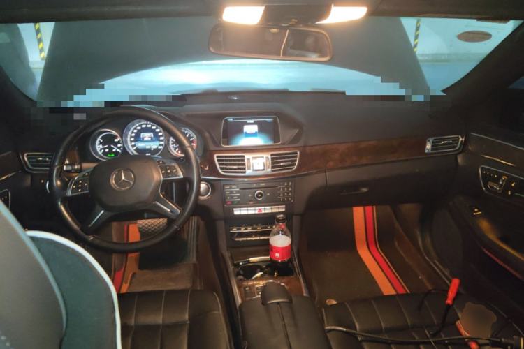 Used Mercedes-Benz E-Class 2015 Facelift E 200 L Center Console