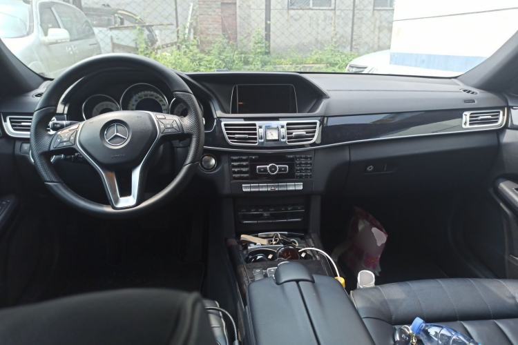 Used Mercedes-Benz E-Class 2015 E 320 L Sport Edition Center Console