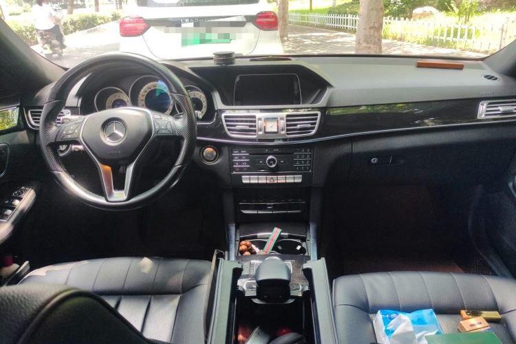 Used Mercedes-Benz E-Class 2015 Restyled E 260 L Sport Edition Center Console