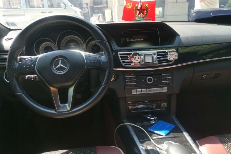 Used Mercedes-Benz E-Class 2015 Facelift E 200 L Sport Edition Center Console
