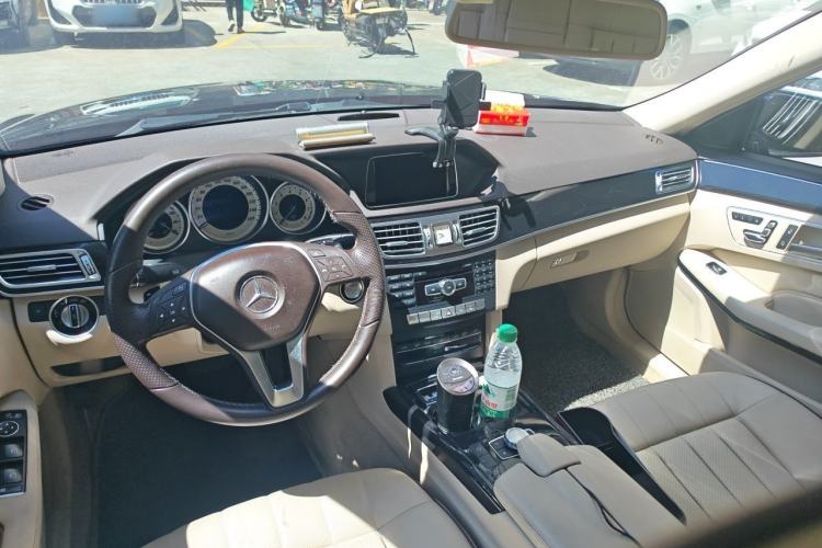 Used Mercedes-Benz E-Class 2015 E 200 L Sport Edition Center Console