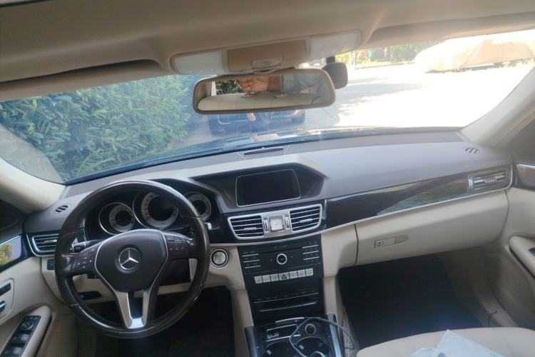 Used Mercedes-Benz E-Class 2015 E 260 L Sport Edition Center Console