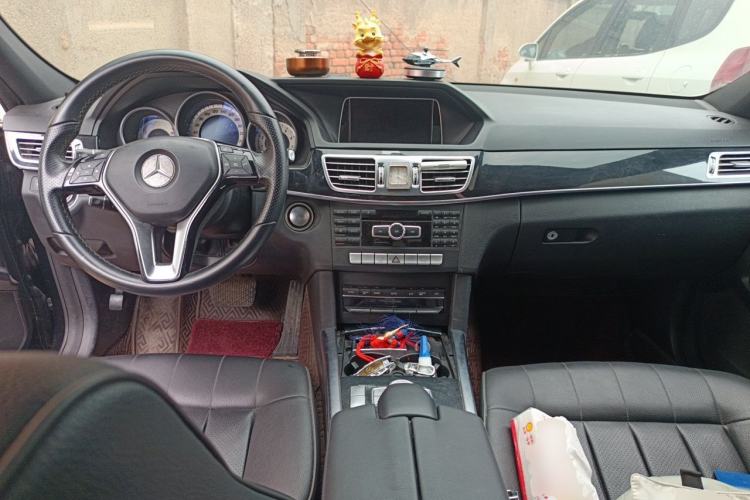 Used Mercedes-Benz E-Class 2015 E 260 L Sport Edition Center Console