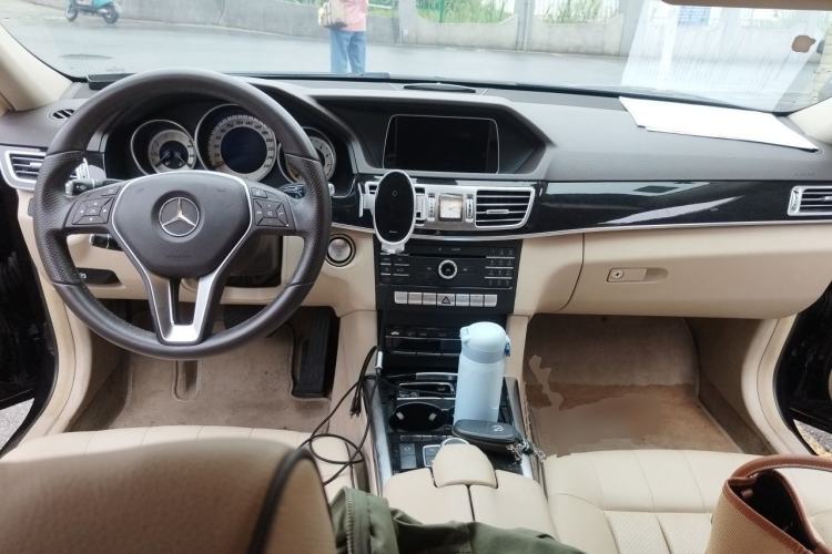 Used Mercedes-Benz E-Class 2015 Restyled E 260 L Sport Edition Center Console