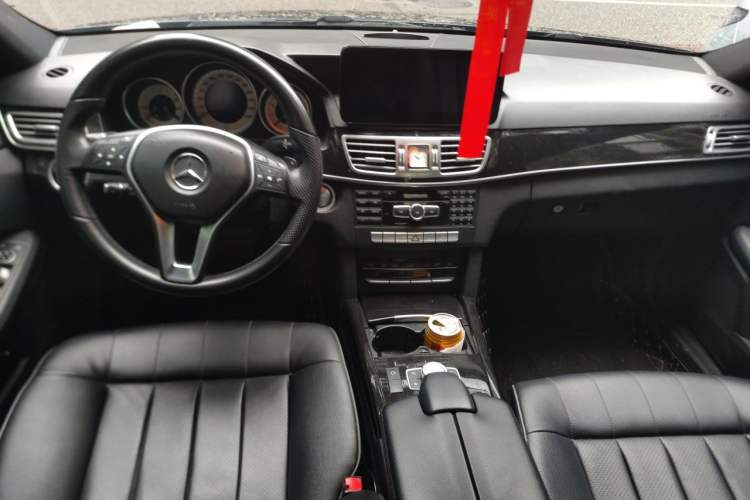Used Mercedes-Benz E-Class 2015 E 200 L Sport Edition Center Console