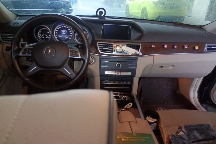 Used Mercedes-Benz E-Class 2015 Revised E 260 L Center Console