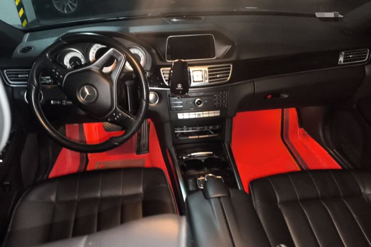 Used Mercedes-Benz E-Class 2015 E 200 L Sport Edition Center Console