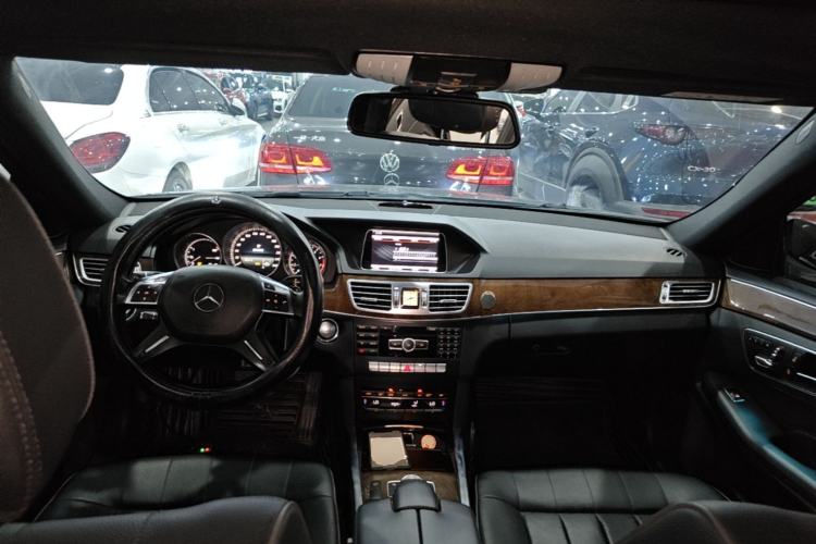 Used Mercedes-Benz E-Class 2015 E 200 L Center Console
