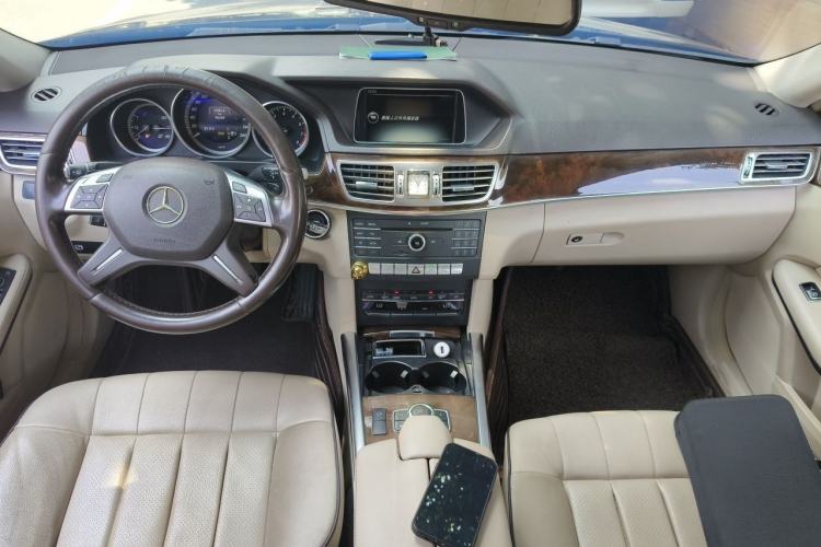 Used Mercedes-Benz E-Class 2015 E 200 L Center Console