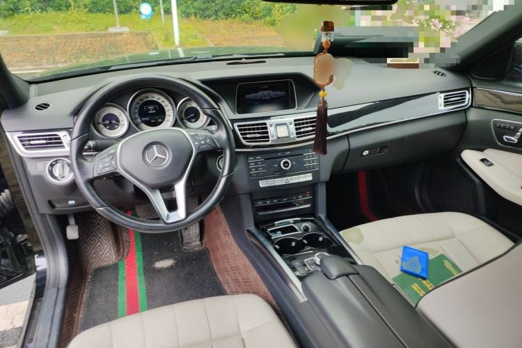 Used Mercedes-Benz E-Class 2015 Revised E 260 L Sporty and Stylish Edition Center Console