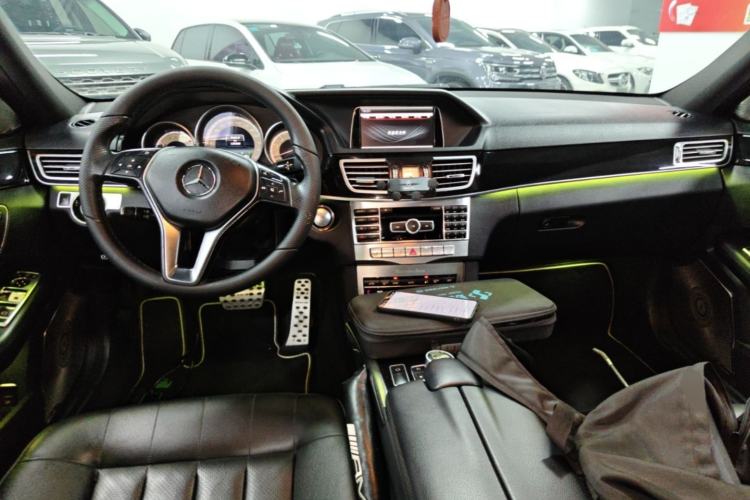 Used Mercedes-Benz E-Class 2015 E 260 L Sport & Fashion Model Center Console