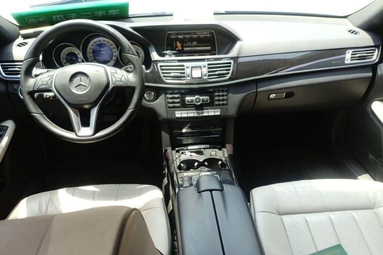 Used Mercedes-Benz E-Class 2015 E 260 L Sport Luxury Model Center Console