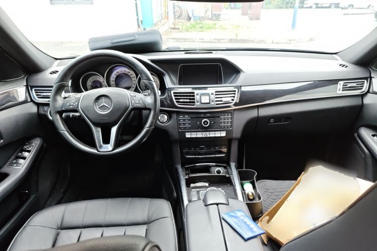 Used Mercedes-Benz E-Class 2015 Revised E 180 L Sport Edition Center Console