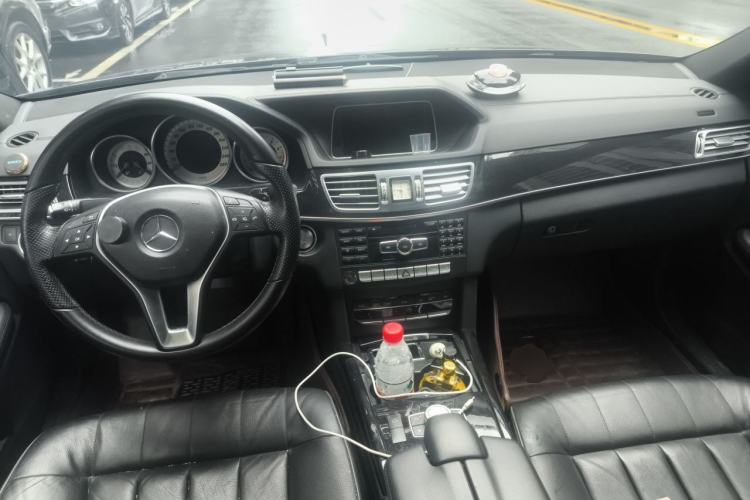 Used Mercedes-Benz E-Class 2015 E 320 L Sport 4MATIC Center Console