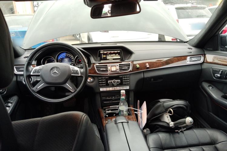 Used Mercedes-Benz E-Class 2015 E 400 L Hybrid Center Console