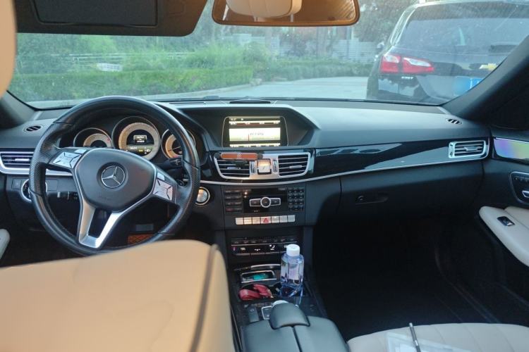Used Mercedes-Benz E-Class 2015 E 260 L Sport Edition Center Console