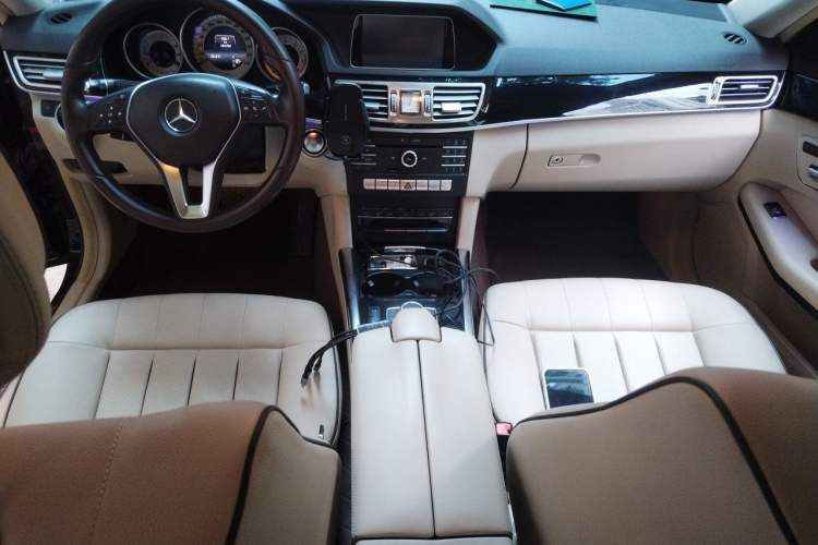 Used Mercedes-Benz E-Class 2015 E 200 L Sport Edition Center Console