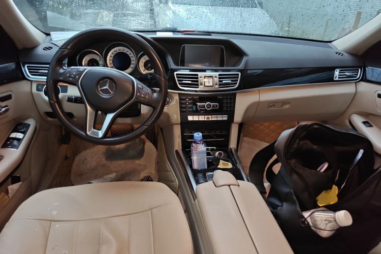 Used Mercedes-Benz E-Class 2015 Revised E 260 L Center Console