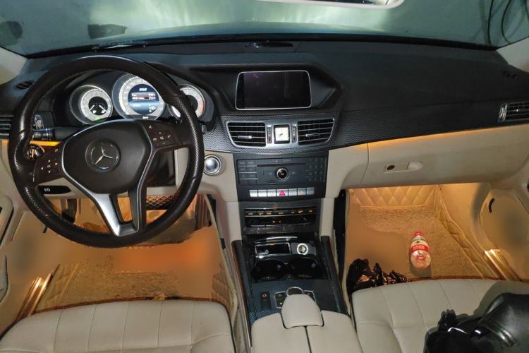 Used Mercedes-Benz E-Class 2015 E 260 L Sport Edition Center Console