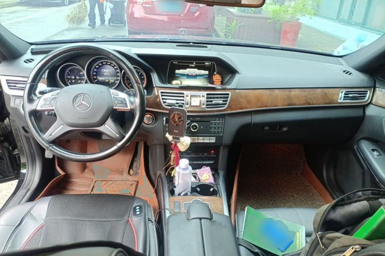 Used Mercedes-Benz E-Class 2015 Facelift E 200 L Center Console