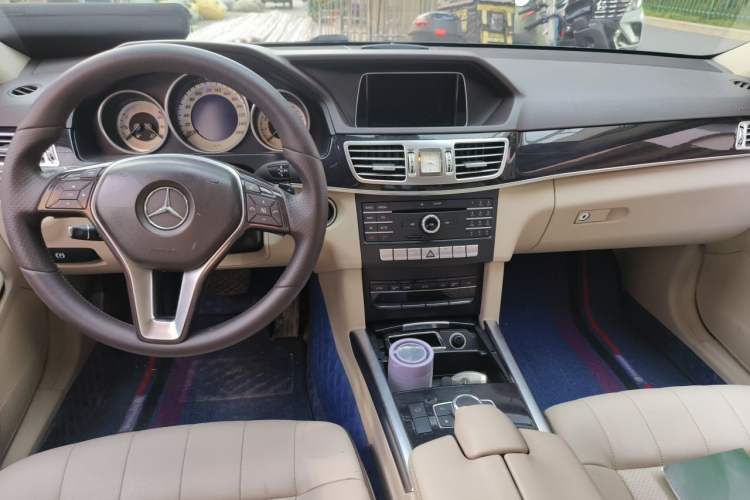 Used Mercedes-Benz E-Class 2015 E 260 L Sport Edition Center Console
