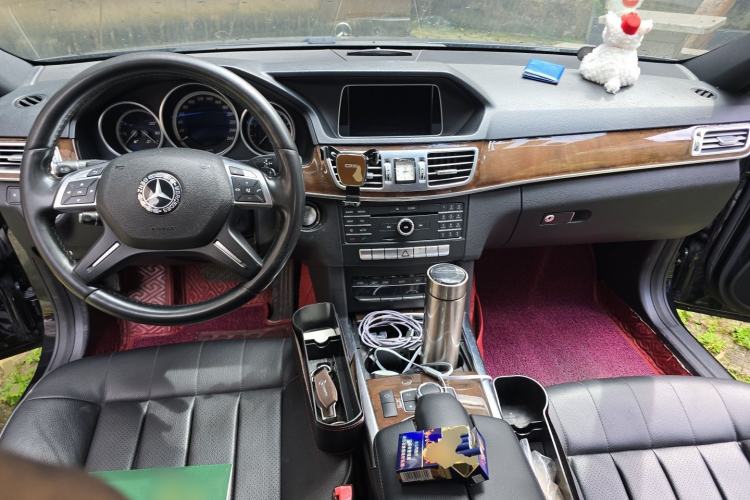 Used Mercedes-Benz E-Class 2015 E 200 L Center Console