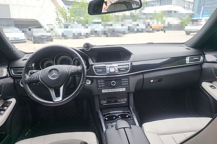 Used Mercedes-Benz E-Class 2015 E 260 L Sport Edition Center Console