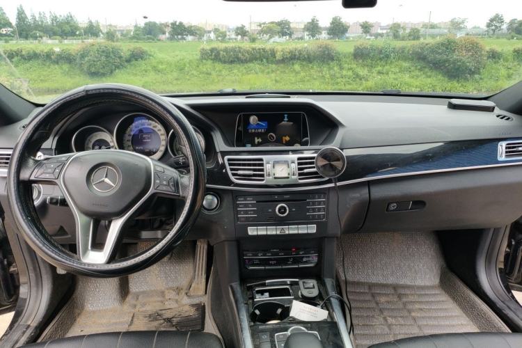 Used Mercedes-Benz E-Class 2015 E 260 L Sport Luxury Model Center Console