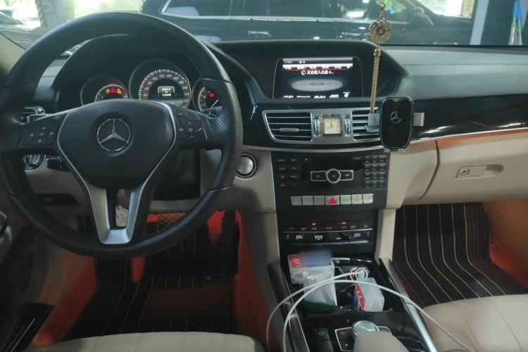 Used Mercedes-Benz E-Class 2015 E 320 L 4MATIC Center Console