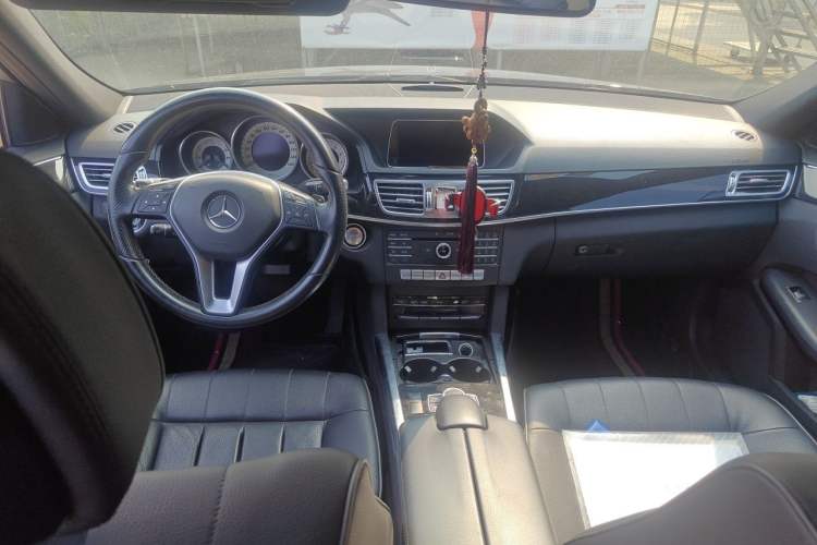 Used Mercedes-Benz E-Class 2015 E 260 L Sport Edition Center Console
