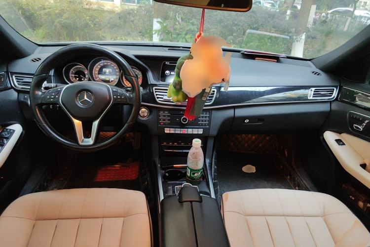 Used Mercedes-Benz E-Class 2015 Facelift E 260 L Luxury Edition Center Console