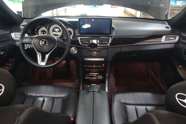 Used Mercedes-Benz E-Class 2015 Facelift E 200 L Sport Edition Center Console