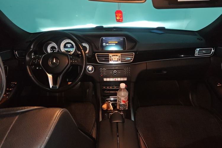 Used Mercedes-Benz E-Class 2015 E 260 L Sport Edition Center Console