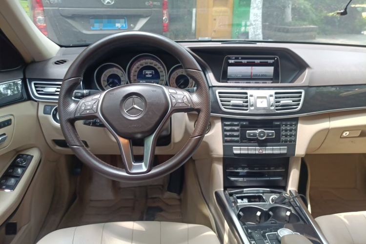 Used Mercedes-Benz E-Class 2015 E 260 L Sport Edition Center Console