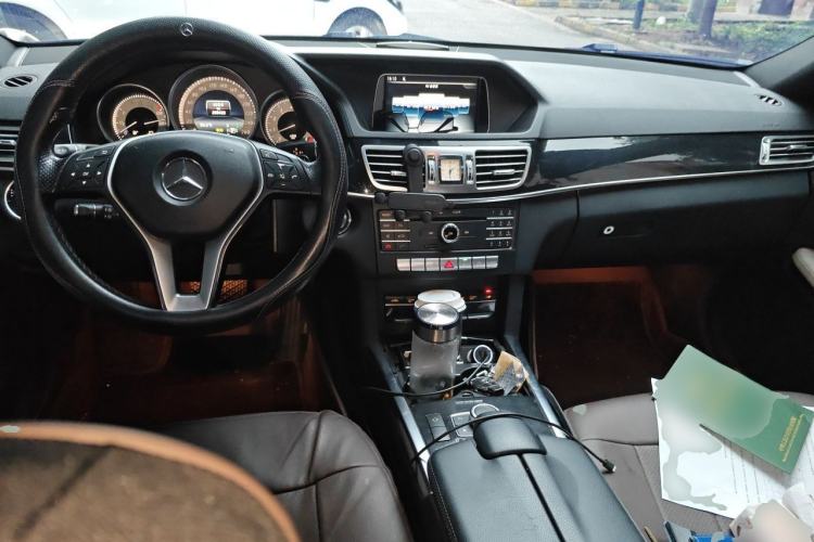 Used Mercedes-Benz E-Class 2015 E 200 L Sport Edition Center Console