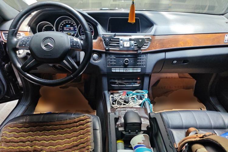 Used Mercedes-Benz E-Class 2015 E 260 L Luxury Model Center Console