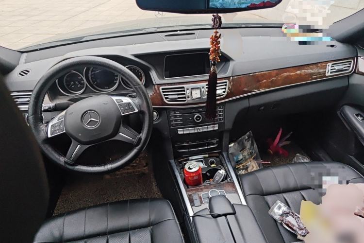 Used Mercedes-Benz E-Class 2015 Facelift E 200 L Center Console