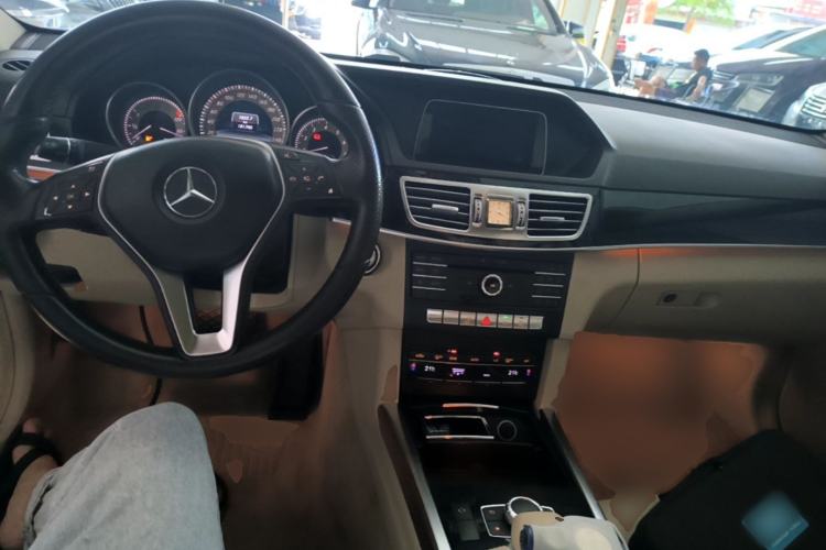 Used Mercedes-Benz E-Class 2015 Restyled E 260 L Sport Edition Center Console