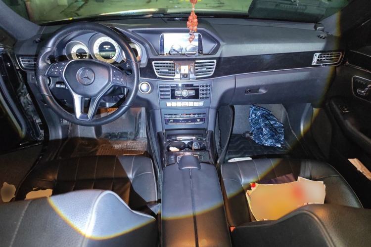 Used Mercedes-Benz E-Class 2015 E 200 L Sport Edition Center Console
