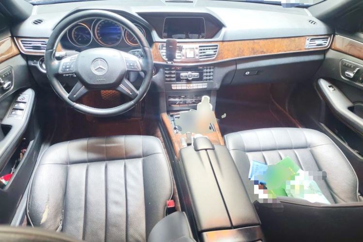 Used Mercedes-Benz E-Class 2015 E 200 L Center Console