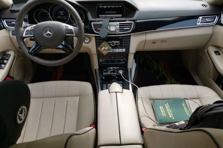 Used Mercedes-Benz E-Class 2015 E 260 L Center Console