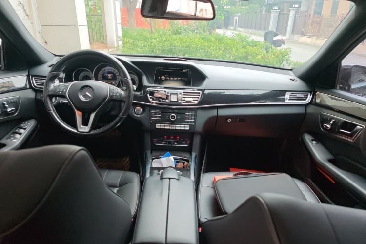 Used Mercedes-Benz E-Class 2015 Revised E 260 L Sporty and Stylish Edition Center Console