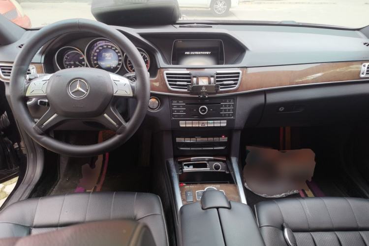 Used Mercedes-Benz E-Class 2015 E 200 L Center Console